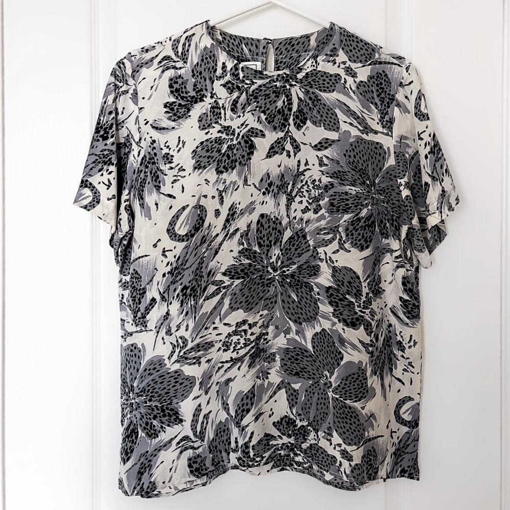 🩶 Vintage 100% Silk Patterned Top 🩶